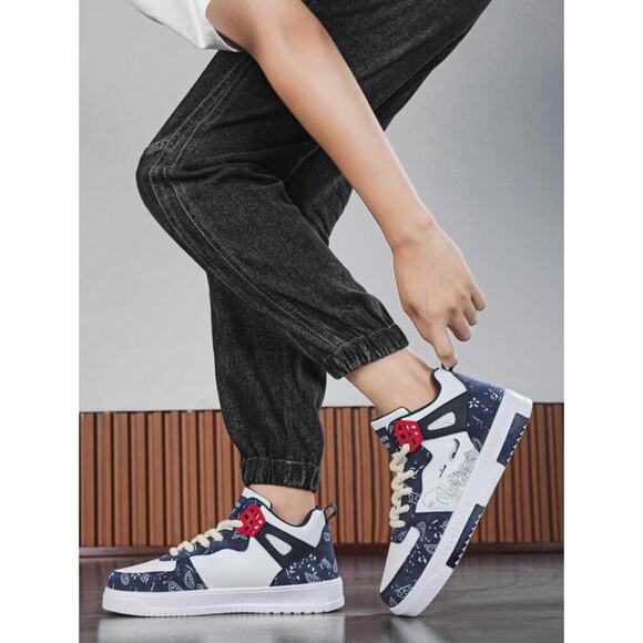 Size 11 men’s sneakers, high-top, strap, random print, flat sole, casual style - Picture 6 of 9